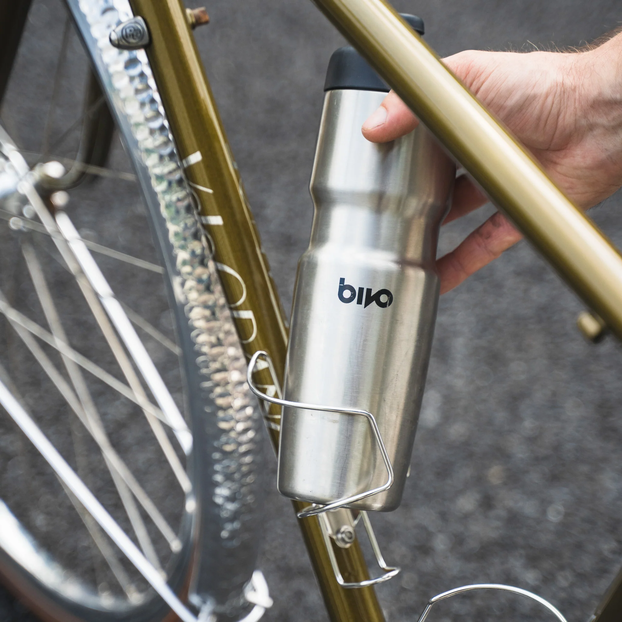Crescent Sideloading Bottle Cage - Image 3