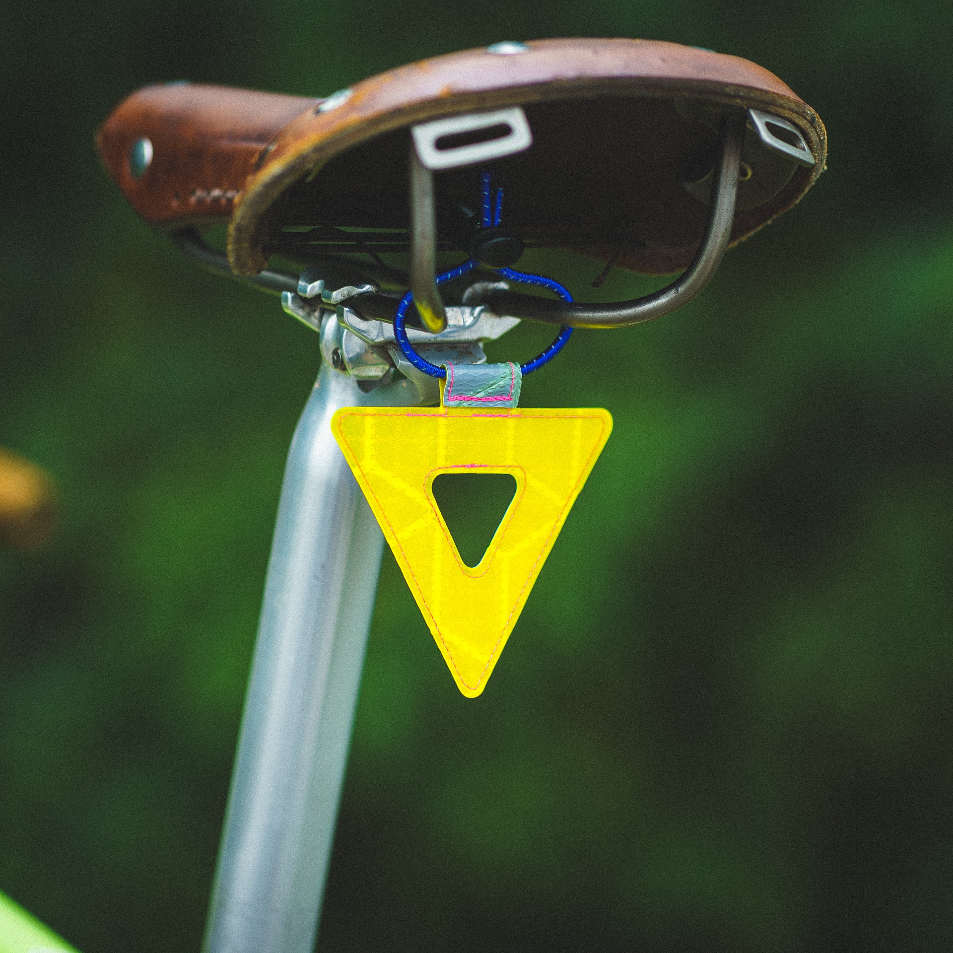 Visto Prismatic Safety Triangle - Image 3